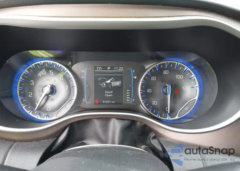 2017 Chrysler Pacifica Touring-L z USA, uszkodzony, nr VIN 2C4RC1BG0HR753012